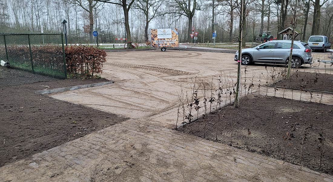 Bestrating bij restaurant in Oirschot