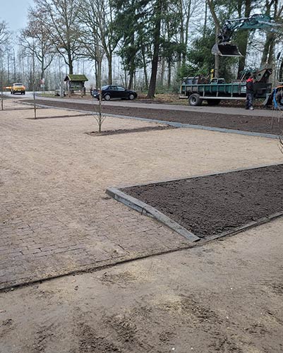 Bestrating bij restaurant in Oirschot
