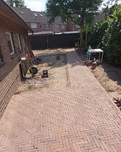 bestrating van tuin in Rosmalen