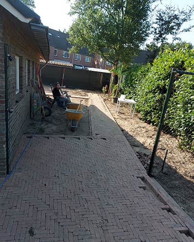 bestrating van tuin in Rosmalen